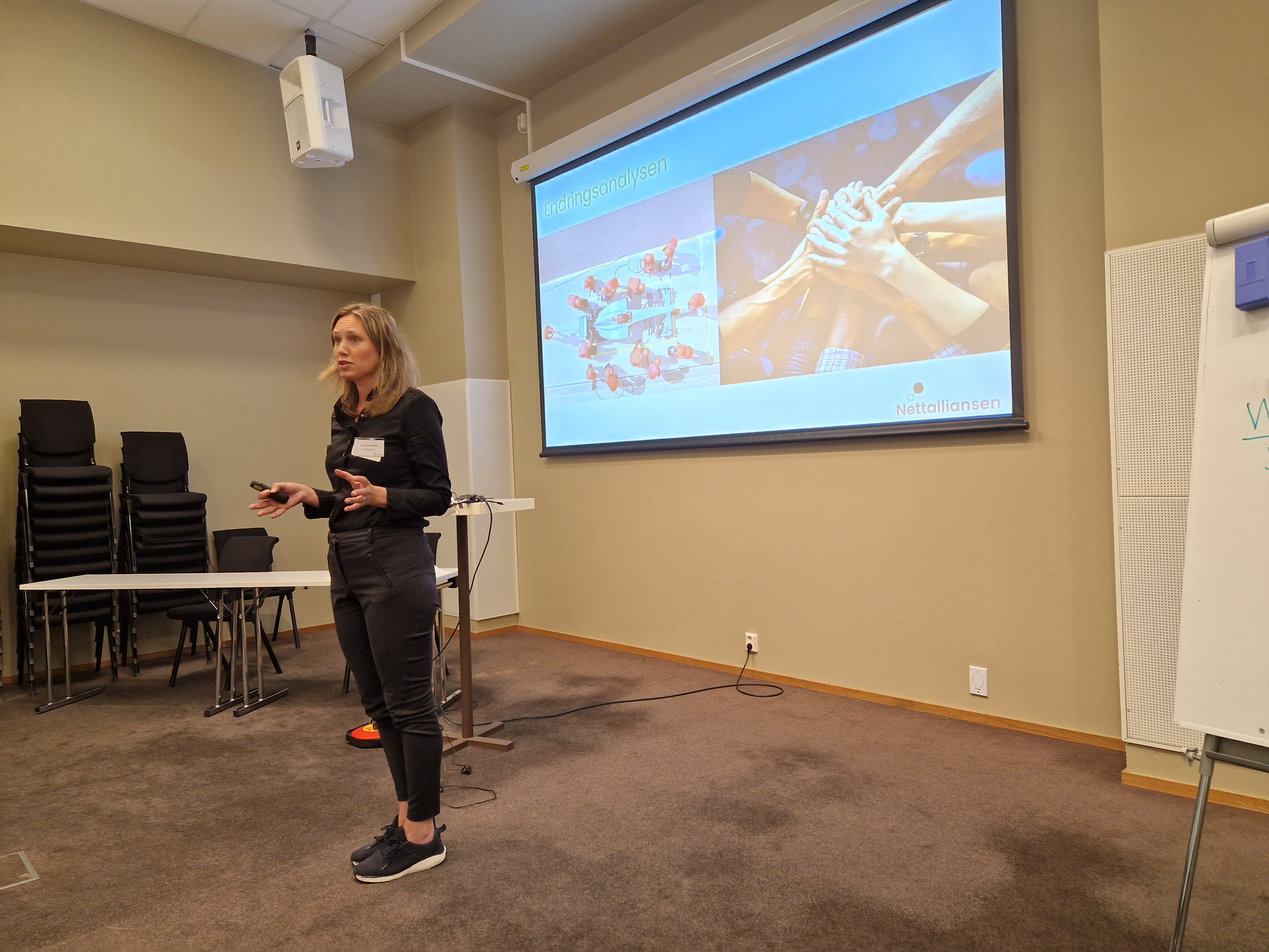 Anita Wie Eriksen presenterer endringsanalysen