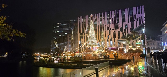 Liv Margot fra Jæren: Gåtur i Düsseldorf med sightseeing